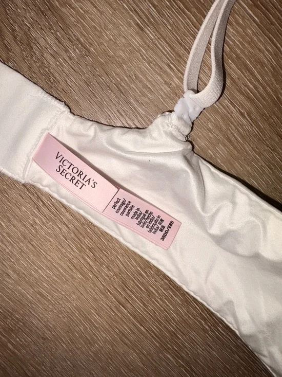 Victoria's Secret Smooth Padded Bra in Ivory - Picture 4 of 4